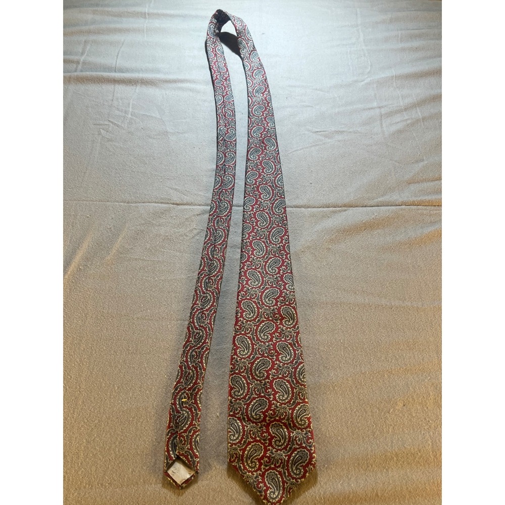 Oscar de la Renta Couture Silk Tie Red Navy Blue Gold Paisley Mens Necktie